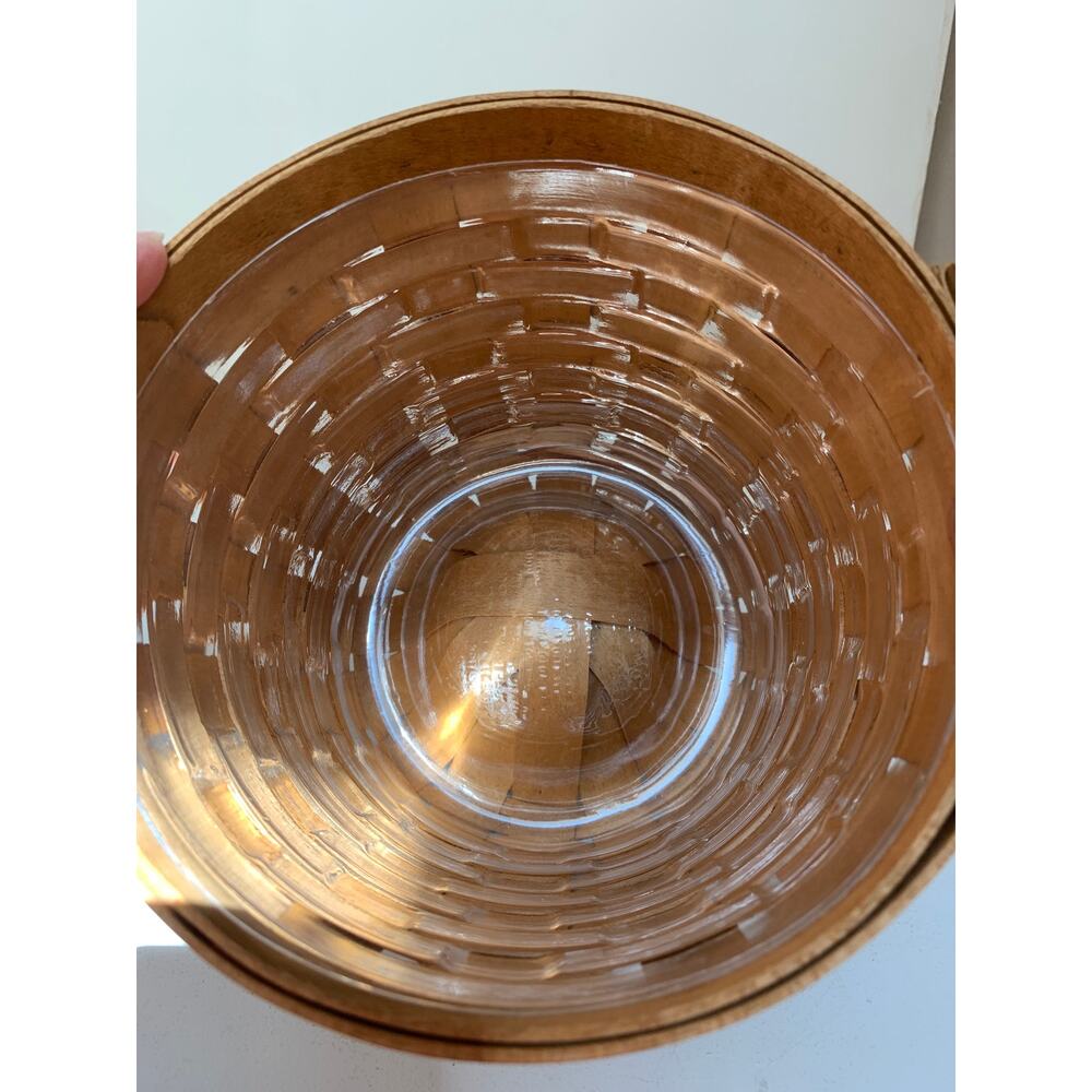 2004 Longaberger Small Fruit Basket With Moveable Handle And Plastic Protector - Picture 5 of 6